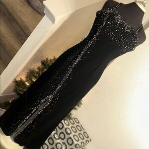 Glamorous Black Dress with Sparkling Sequins and Beaded Accents